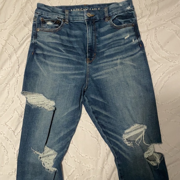 Women’s American Eagle Jeans - Picture 3 of 3